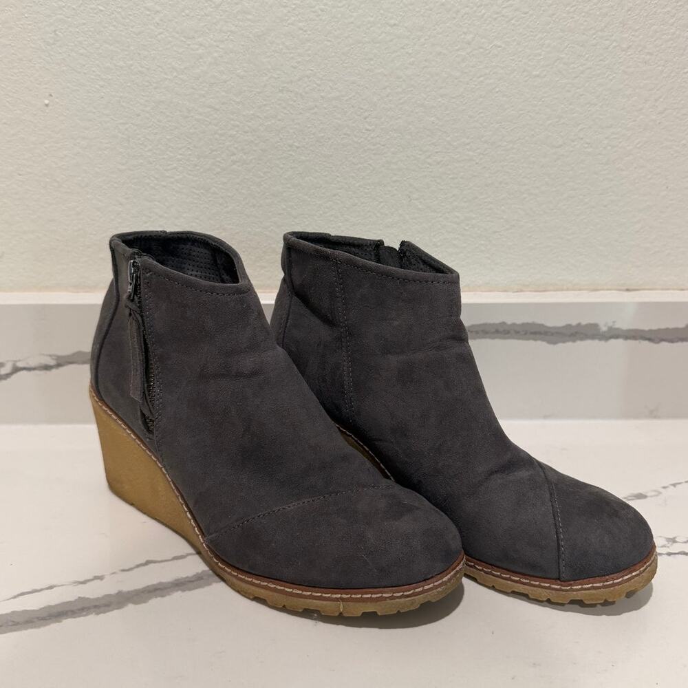 TOMs Avery Wedge Booties 9.5 Forged Iron Gray‎ Suede Zip Ankle Boots Women